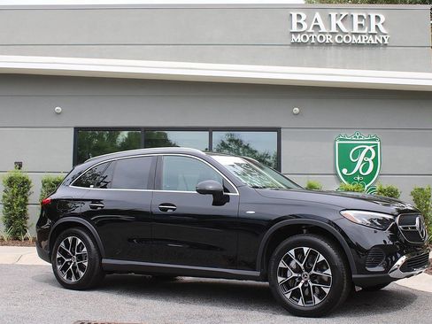 Used 2025 Mercedes-Benz GLC 350e 4MATIC image 1