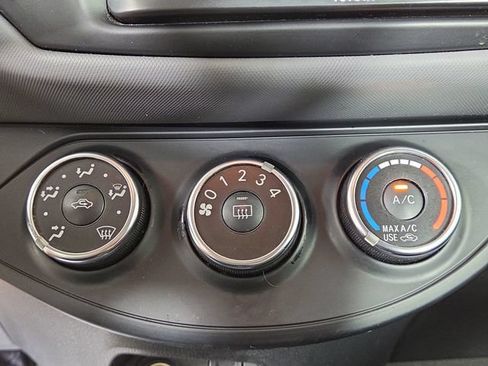 Used 2015 Toyota Yaris SE FWD image 19