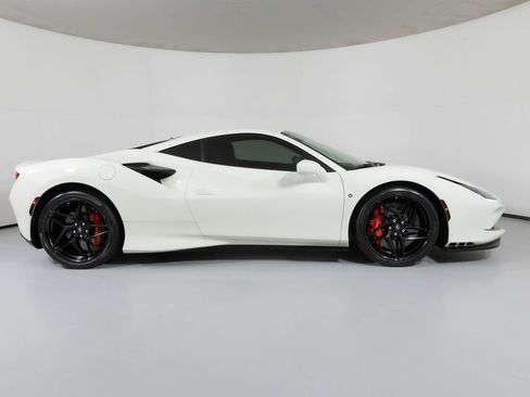 Used 2020 Ferrari F8 Tributo image 19