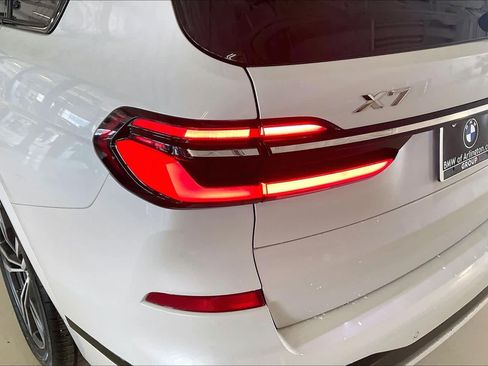 Used 2025 BMW X7 xDrive40i w/ M Sport Package AWD/4WD image 26