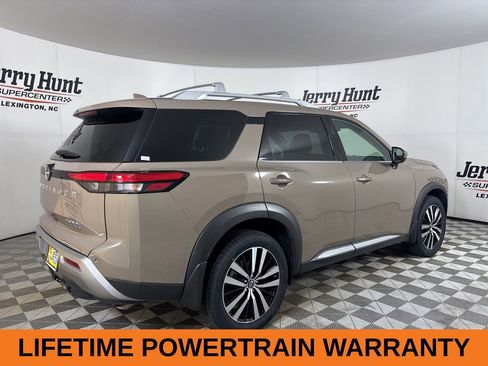 Used 2025 Nissan Pathfinder Platinum w/ Cargo Package AWD/4WD image 5