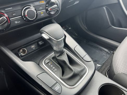 Used 2025 Kia Soul LX w/ LX Technology Package image 41