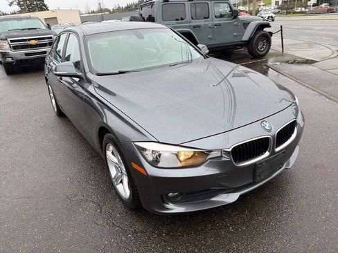 Used 2013 BMW 320i xDrive 320i xDrive AWD 4dr Sedan image 9