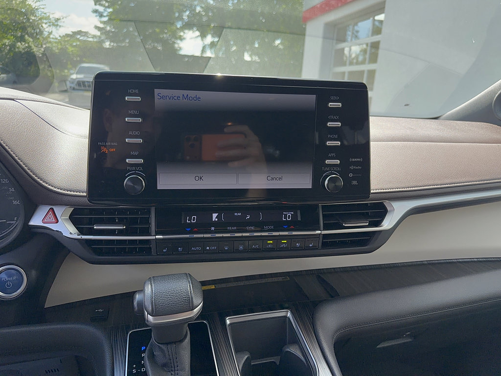 Certified 2023 Toyota Sienna Platinum AWD/4WD image 11
