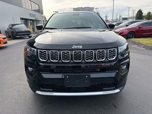 Used 2024 Jeep Compass Limited image 3