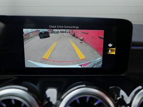 Used 2023 Mercedes-Benz GLB 250 image 51