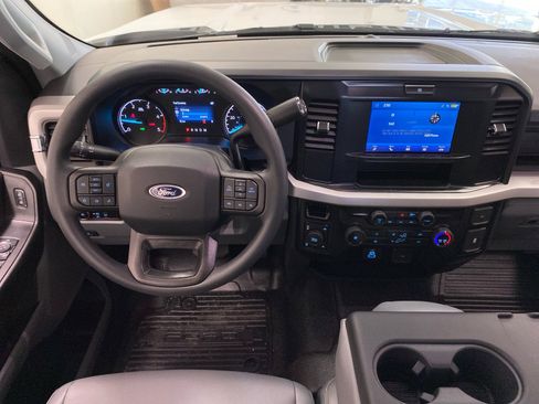 New 2026 Ford F250 XL w/ XL Chrome Package image 15