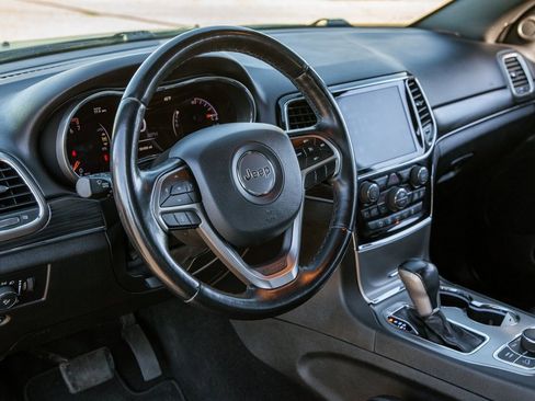 Used 2020 Jeep Grand Cherokee Limited w/ Luxury Group II image 9