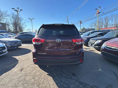 Used 2019 Toyota Highlander LE image 6