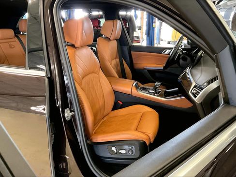 Used 2023 BMW X5 xDrive45e w/ Executive Package image 8