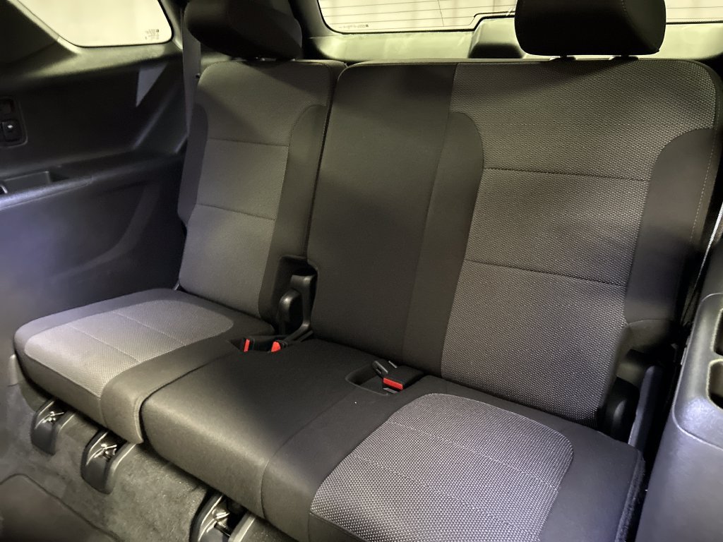 Used 2023 Chevrolet Traverse LT FWD image 24
