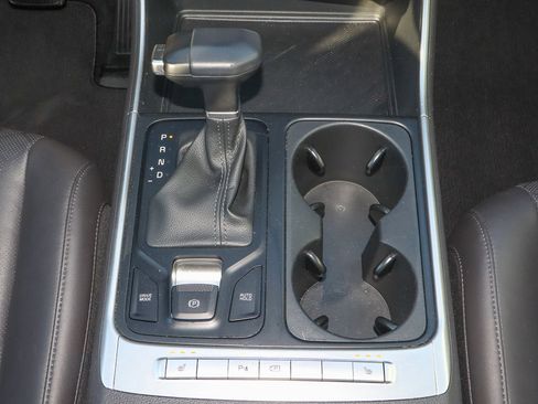 Used 2025 Kia Carnival LXS image 22