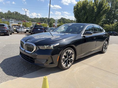 Used 2026 BMW 530i RWD image 4