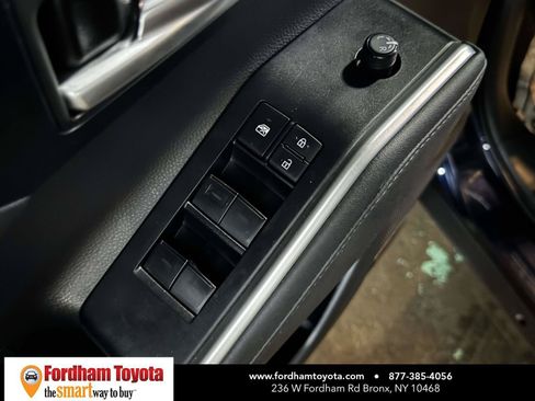 Used 2023 Toyota Highlander XLE AWD/4WD image 16