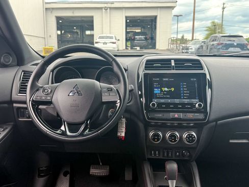 Used 2024 Mitsubishi Outlander Sport AWD image 23