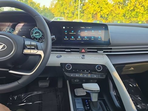 New 2026 Hyundai Elantra Limited FWD image 20