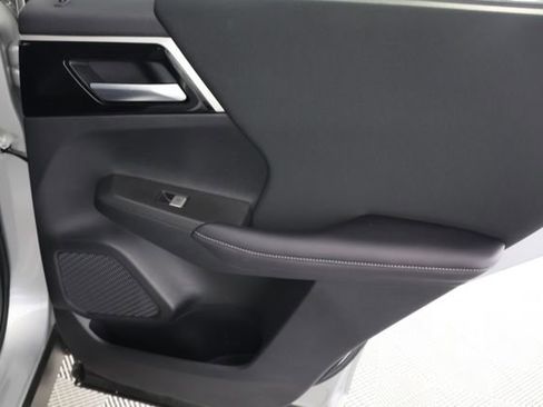 Used 2025 Mitsubishi Outlander ES image 27