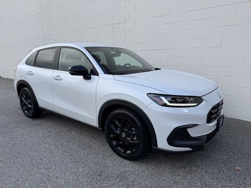 Used 2023 Honda HR-V Sport image 4