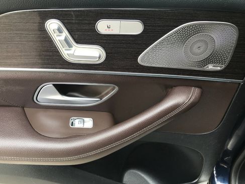 Used 2021 Mercedes-Benz GLS 450 4MATIC image 47