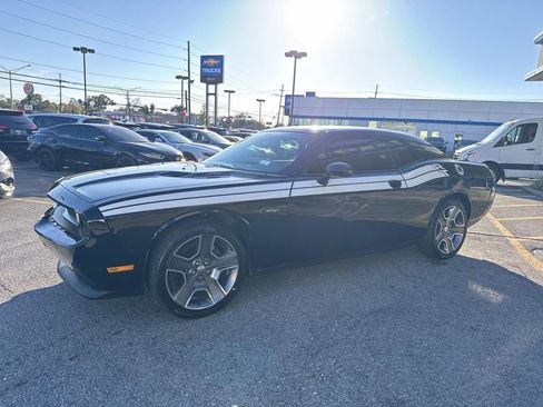 Used 2013 Dodge Challenger R/T image 4