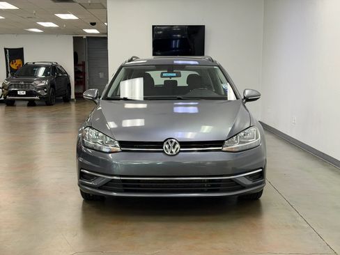 Used 2019 Volkswagen Golf S AWD/4WD image 3