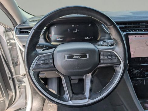 Used 2022 Jeep Grand Cherokee L Limited image 21