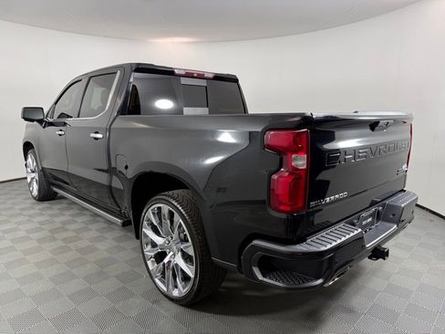 Used 2019 Chevrolet Silverado 1500 High Country w/ Technology Package AWD/4WD image 3