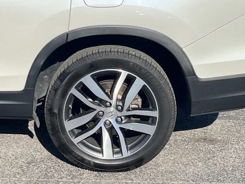 Used 2017 Honda Pilot Touring image 8