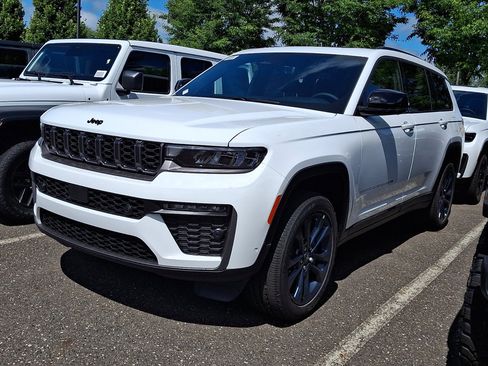 New 2026 Jeep Grand Cherokee L Limited AWD/4WD image 1