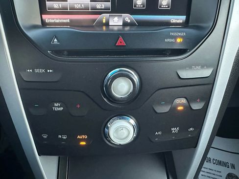 Used 2015 Ford Explorer Sport image 32