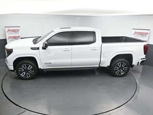 Used 2024 GMC Sierra 1500 AT4 w/ Technology Package AWD/4WD image 28