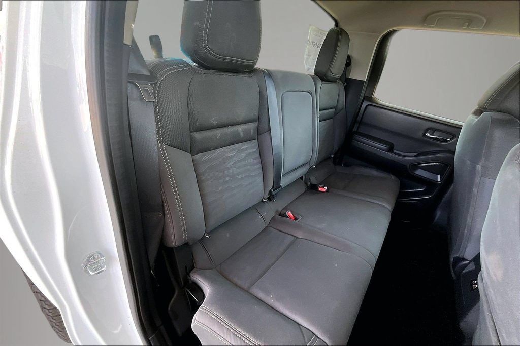 Used 2024 Nissan Frontier SV w/ Technology Package AWD/4WD image 26