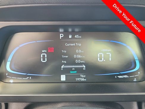Used 2025 Hyundai Elantra Sport FWD image 7
