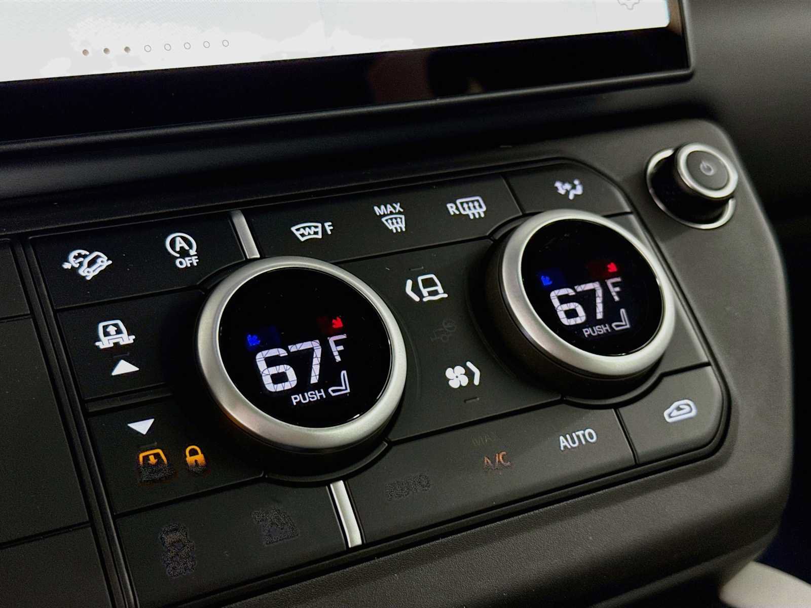 New 2026 Land Rover Defender 110 X-Dynamic SE AWD/4WD image 16
