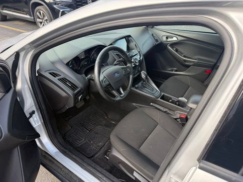 Used 2018 Ford Focus SEL w/ Cold Weather Package FWD image 7
