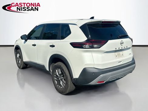 Used 2023 Nissan Rogue S AWD/4WD image 6