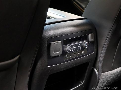 Used 2018 GMC Yukon XL Denali w/ Denali Ultimate Package AWD/4WD image 19