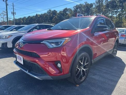 Used 2016 Toyota RAV4 SE image 3