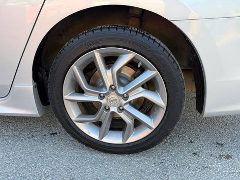 Used 2013 Nissan Sentra SR w/ Premium Pkg FWD image 30