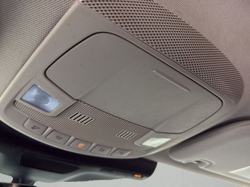 Used 2023 Lincoln Nautilus FWD w/ Premium Package image 22