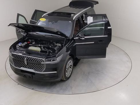 Used 2025 Lincoln Navigator L Reserve image 50