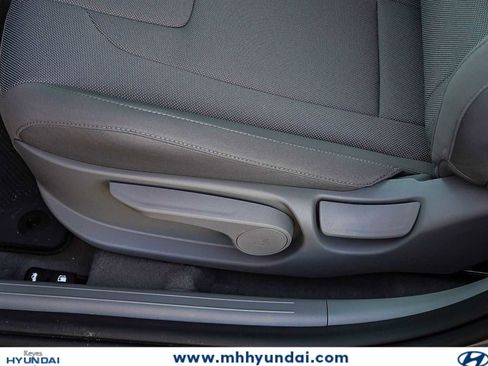 New 2026 Hyundai Elantra SE FWD image 25