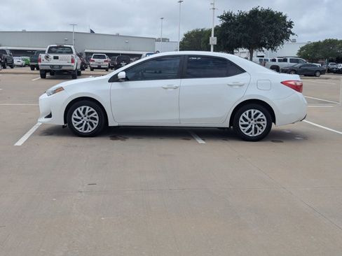 Used 2019 Toyota Corolla LE image 8