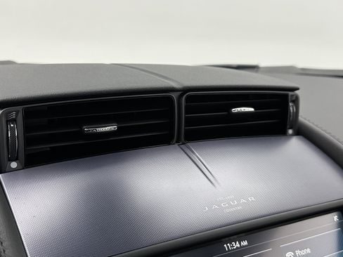 Used 2021 Jaguar F-TYPE Coupe image 21