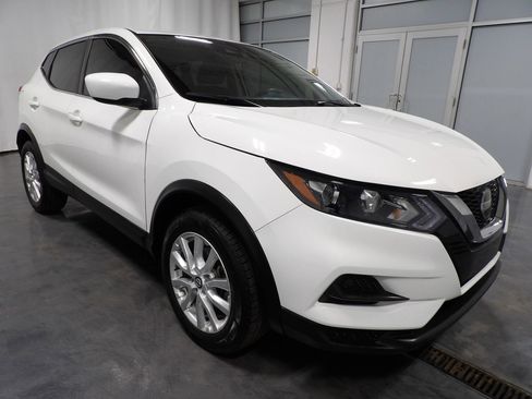 Used 2022 Nissan Rogue Sport S FWD image 2