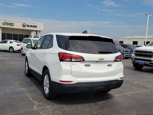 Used 2022 Chevrolet Equinox LS w/ LS Convenience Package FWD image 4