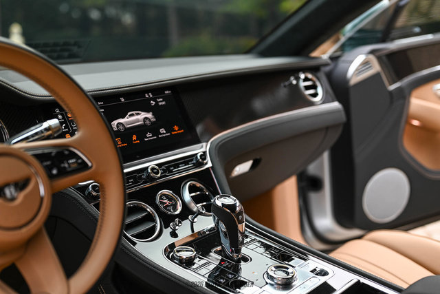 Used 2024 Bentley Continental GT V8 AWD/4WD image 55