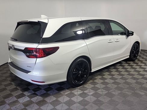 Certified 2023 Honda Odyssey Sport image 4