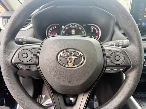 Used 2025 Toyota RAV4 XLE image 28