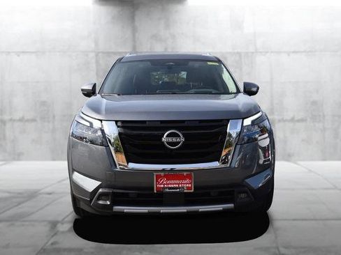 New 2025 Nissan Pathfinder Platinum image 4